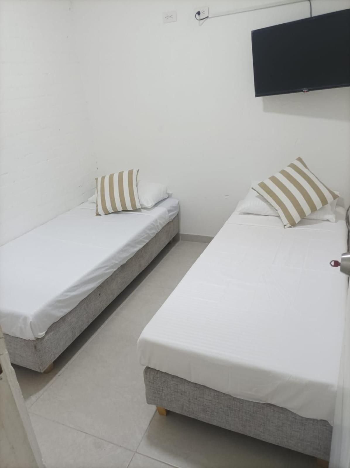 Catalleya Hostel *